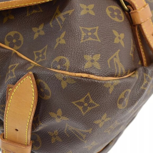 Auth Louis Vuitton MONOGRAM SAUMUR 43 MESSENGER - Picture 5 of 9